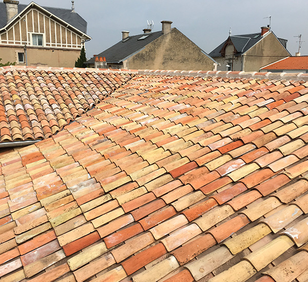 Pose de toiture en zinc  à Frejus (83600) - FD Couverture dans le Var (83)